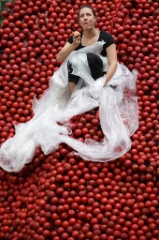 An Apple a day 34 * 5616 x 3744 * (8.21MB)
